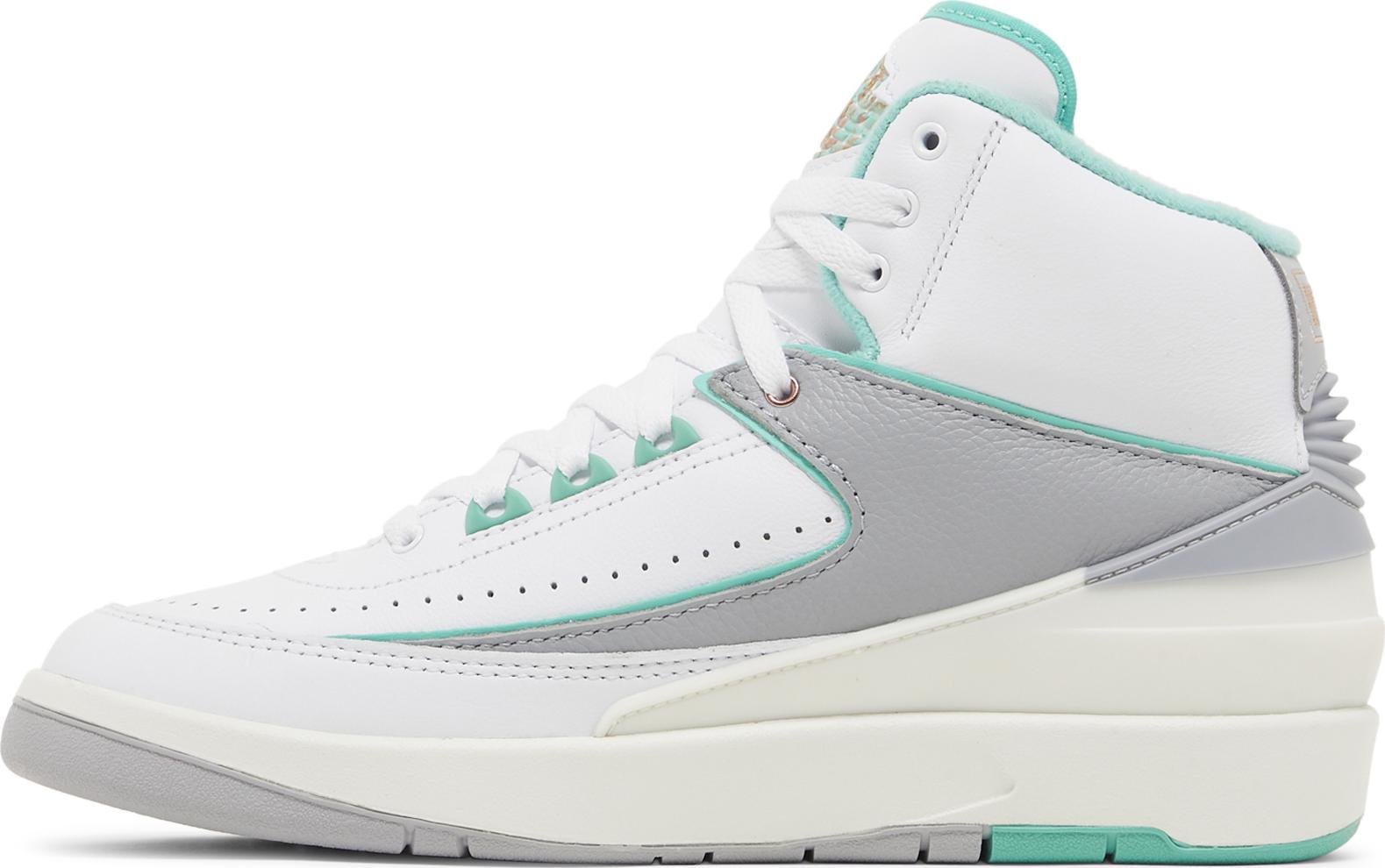 [FN6755-100] Womens Air Jordan RETRO 2 'CRYSTAL MINT'