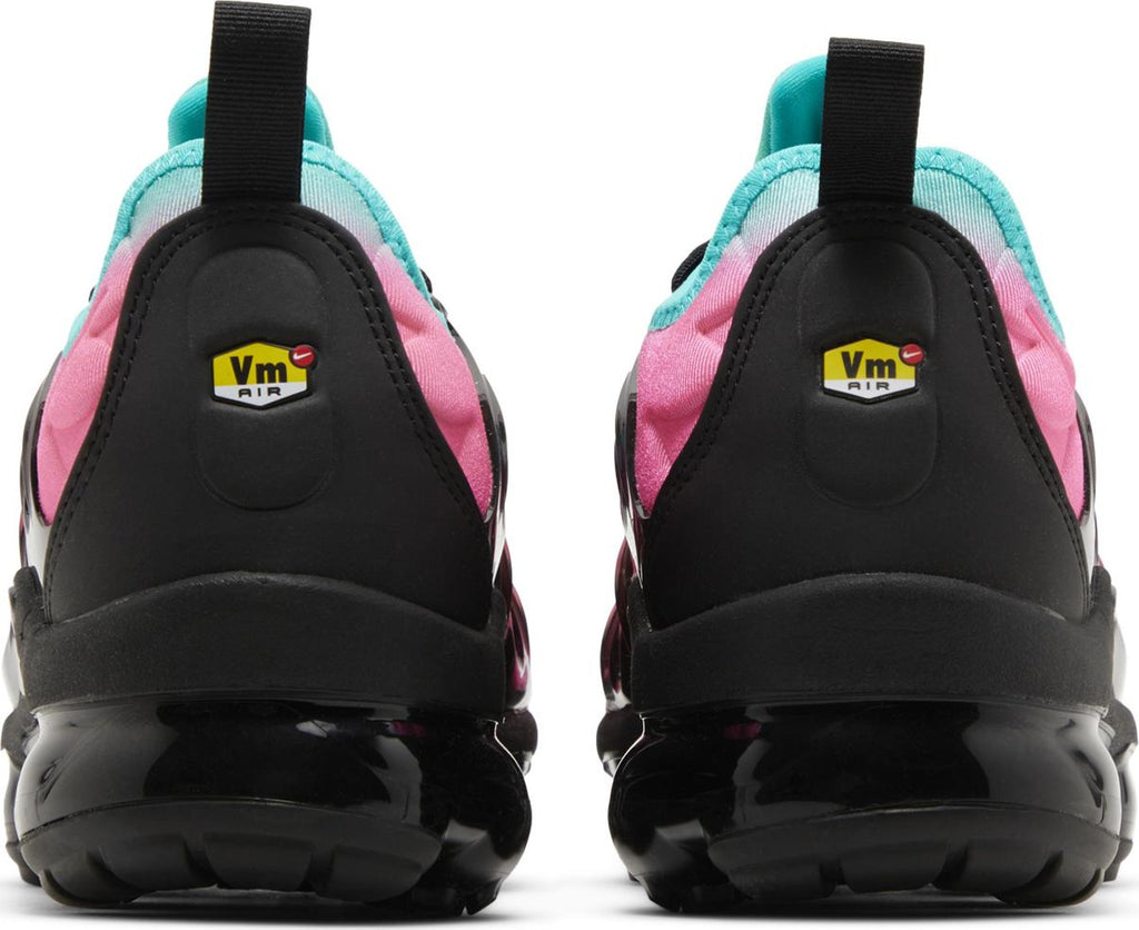 [FN7175-630] Womens Nike AIR VAPORMAX PLUS 'PINK BLAST CLEAR JADE'