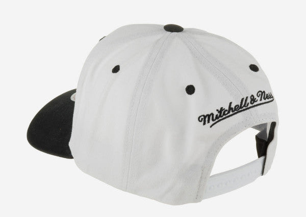 MENS MITCHELL & NESS MLS TAIL SWEEP PRO SNAPBACK MIAMI CF