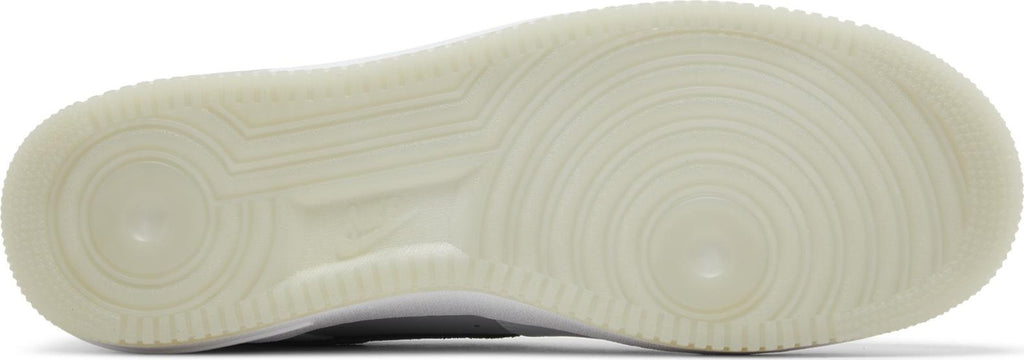 [FJ4170-001] Mens Nike Air Force 1 '07 LV8