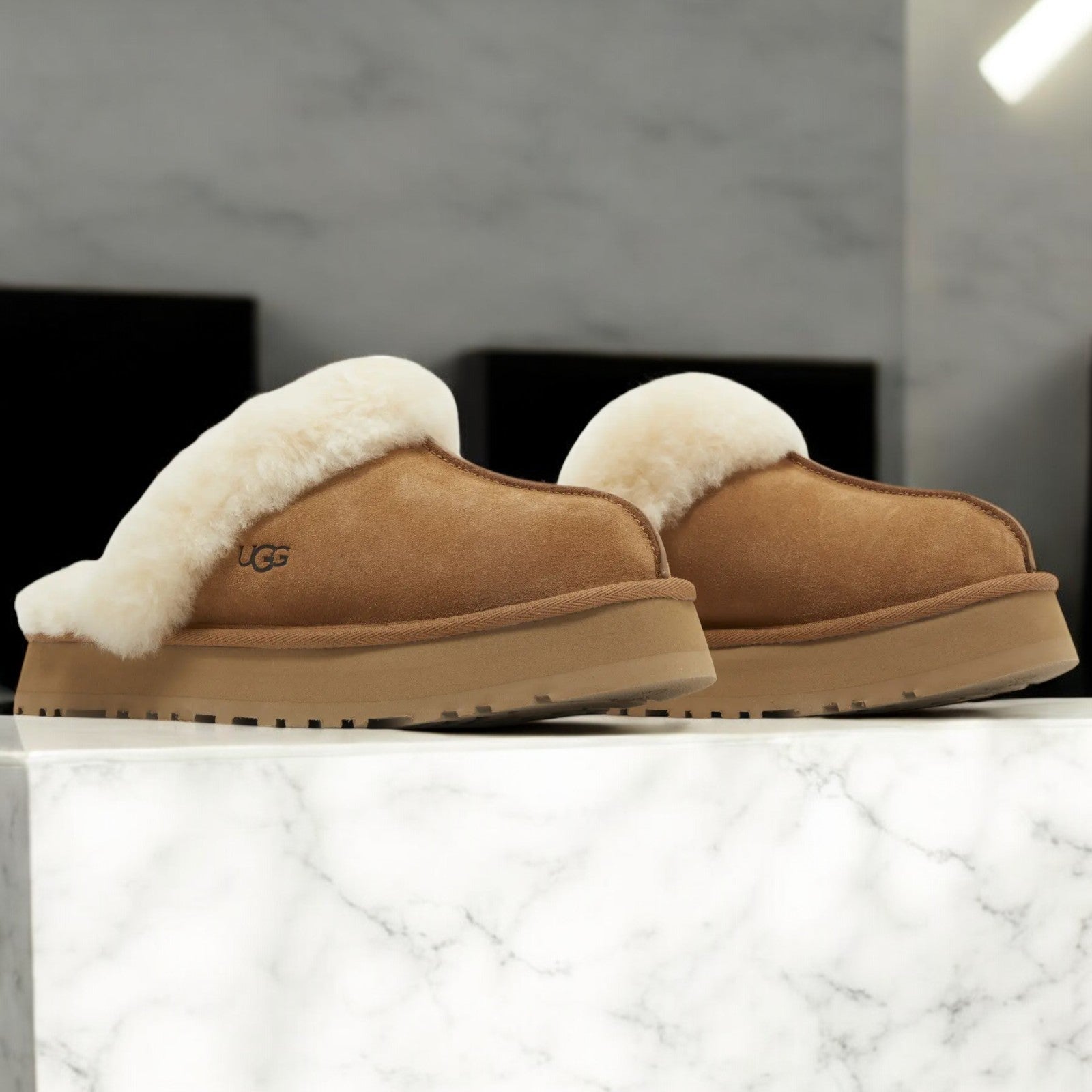 [1122550-CHE] WOMENS UGG DISQUETTE