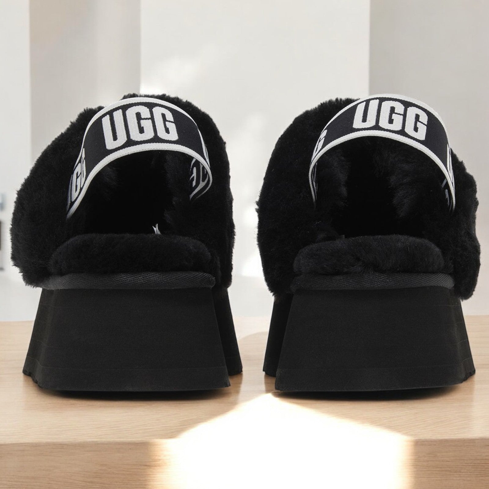 [1113474-BLK] WOMENS UGG FUNKETTE