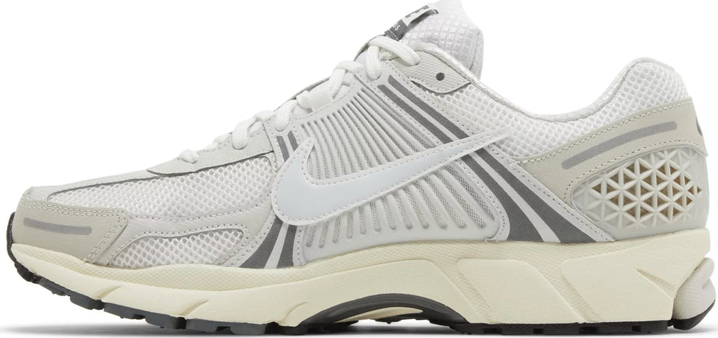 [HF0731-007] Mens Nike Zoom Vomero 5 SE