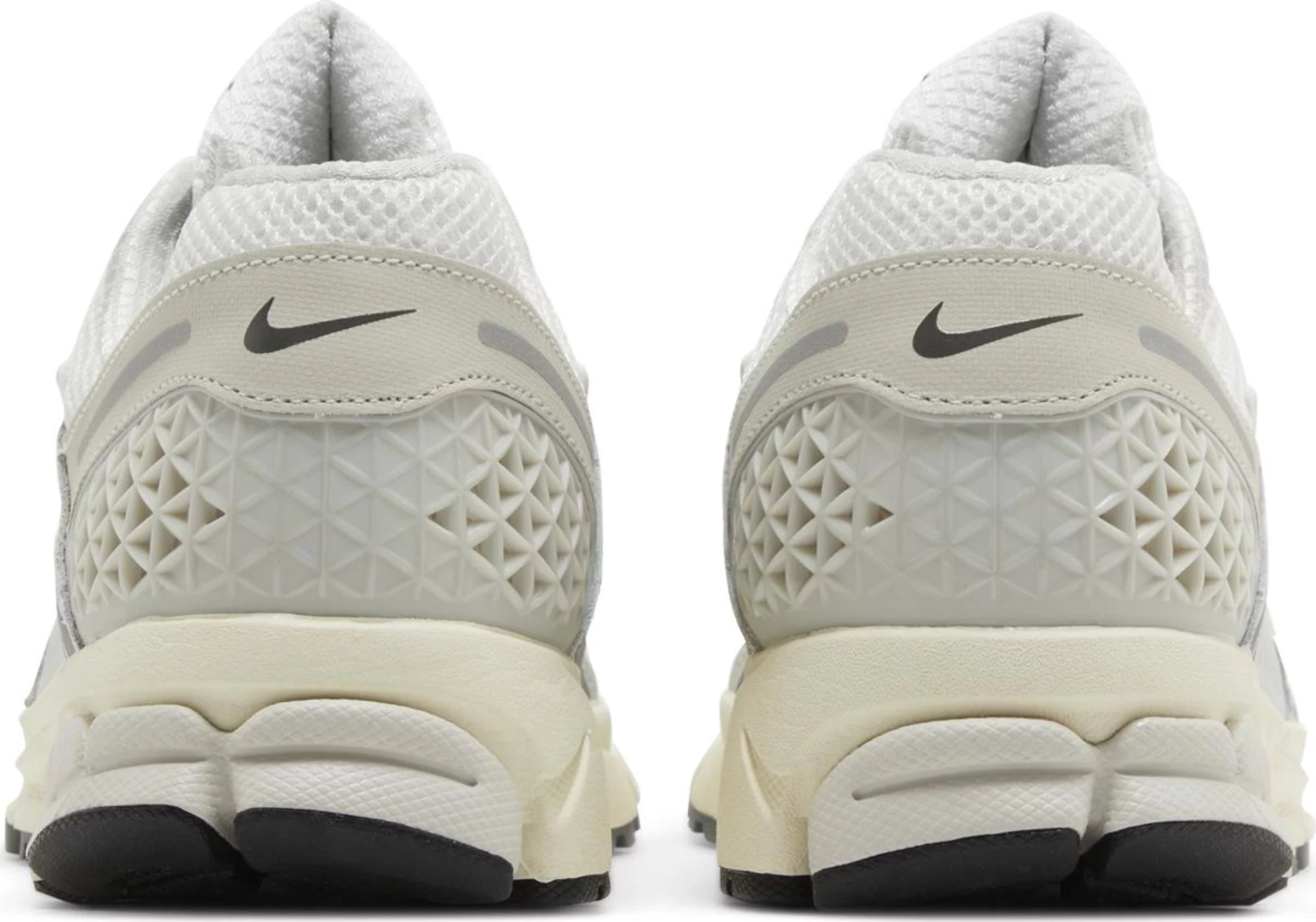 [HF0731-007] Mens Nike Zoom Vomero 5 SE