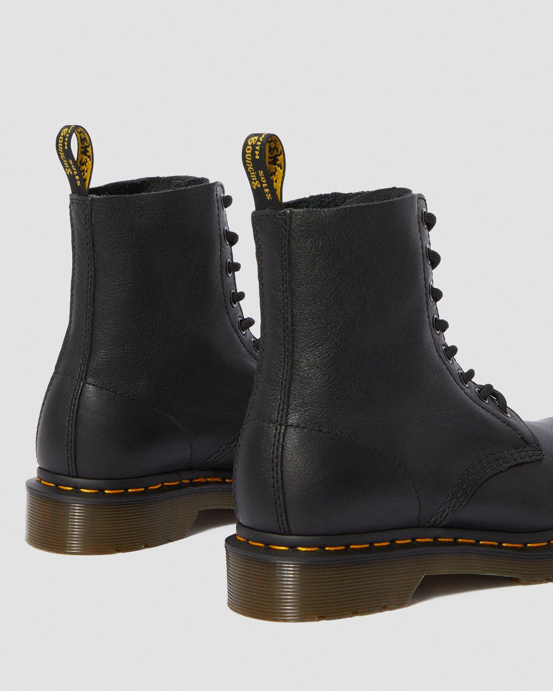 [13512006] UNISEX DR. MARTENS 1460 PASCAL VIRGINIA LEATHER LACE UP BOOTS