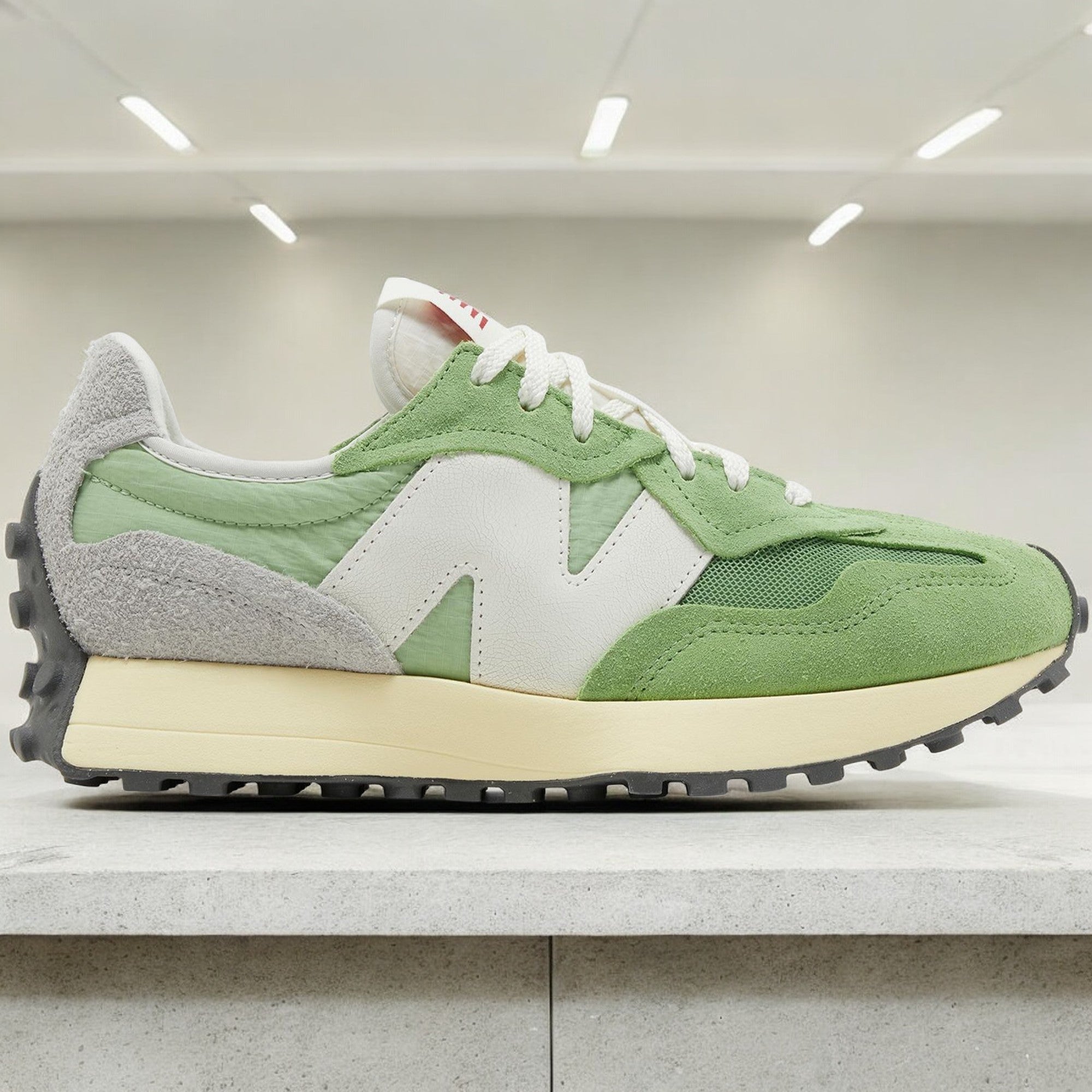 [U327WRD] Mens New Balance 327 'CHIVE AVOCADO'