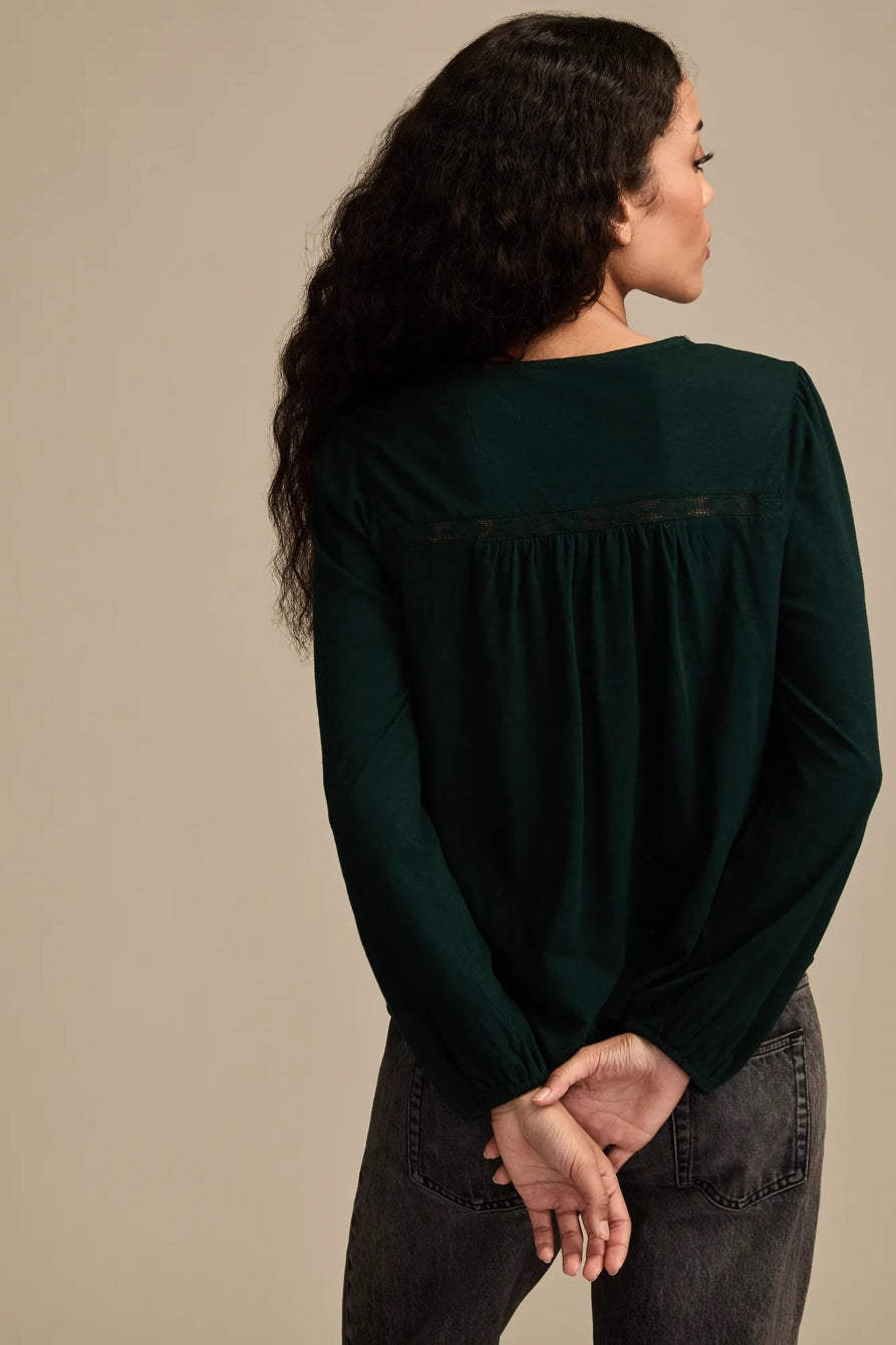 [146686-300] WOMENS LUCKY BRAND LACE YOKE PEASANT TOP - MAGICAL FOREST