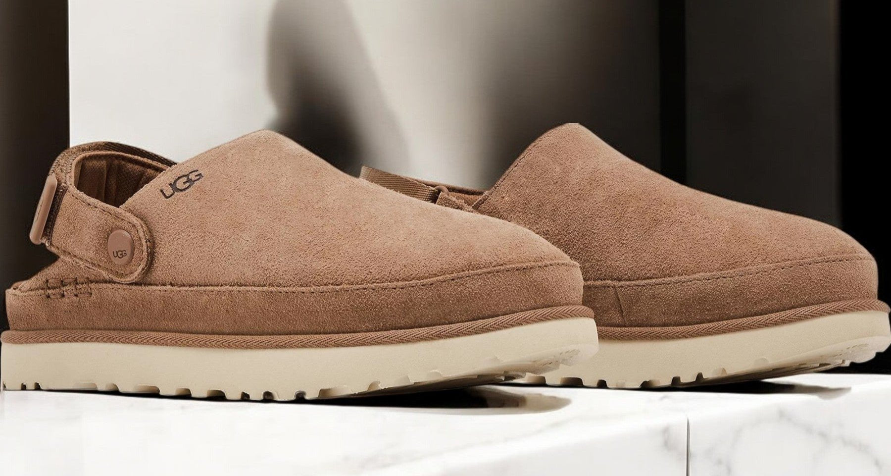 [1138252-CHE] Womens UGG GOLDENSTAR CLOG