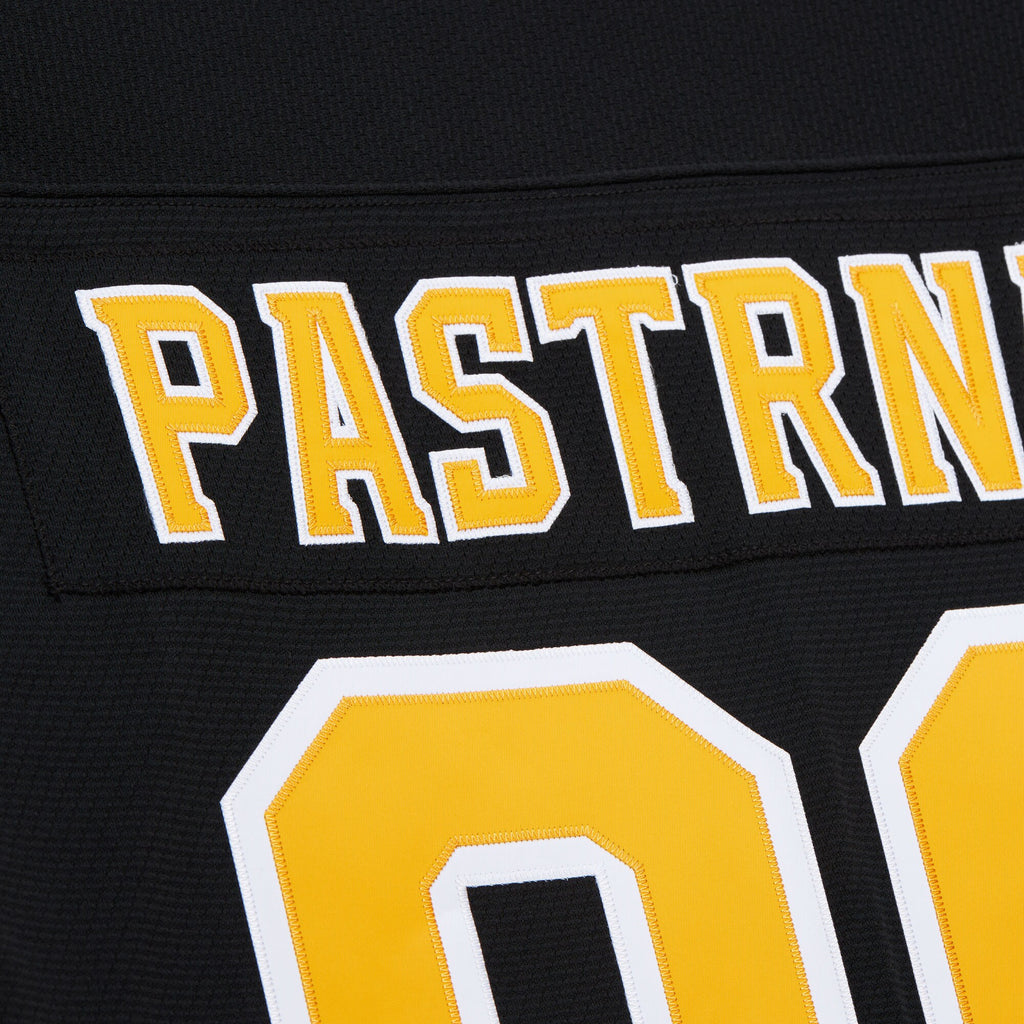 Mens Mitchell & Ness NHL DARK JERSEY BRUINS 2014 DAVID PASTRNAK