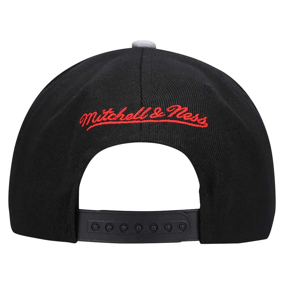 MENS MITCHELL & NESS NBA CORE BASIC SNAPBACK BULLS - BLACK-GREY