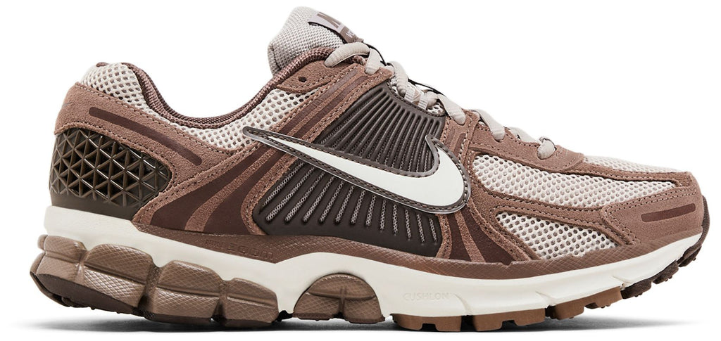 [HF1553-004] MENS NIKE ZOOM VOMERO 5 'MINK BROWN'