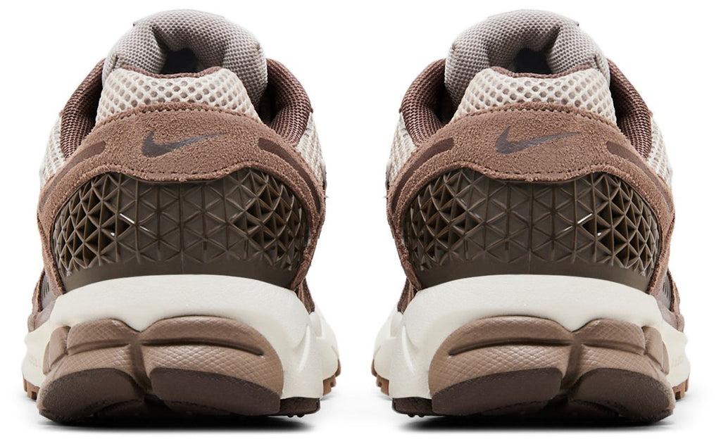 [HF1553-004] MENS NIKE ZOOM VOMERO 5 'MINK BROWN'