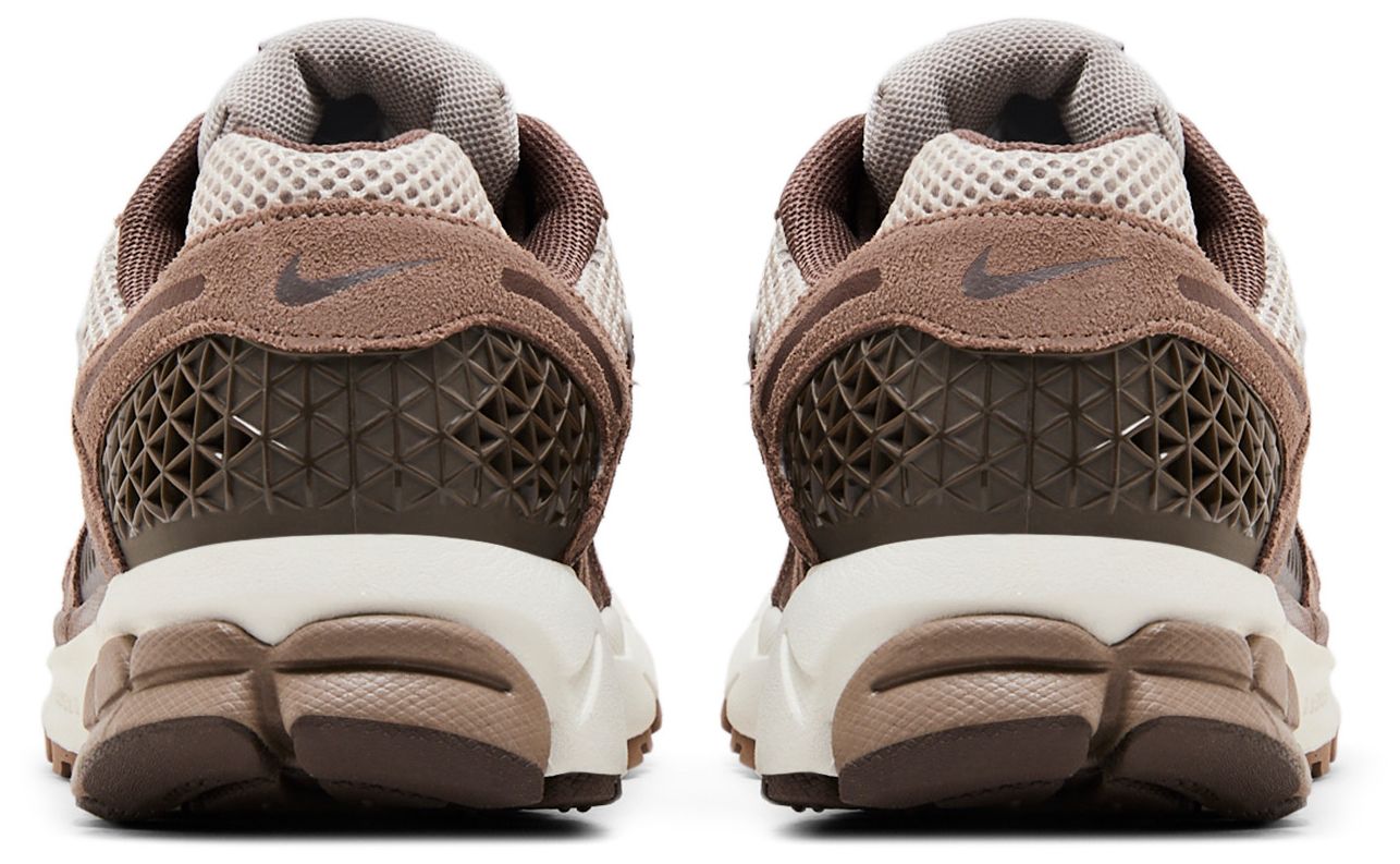[HF1553-004] MENS NIKE ZOOM VOMERO 5 'MINK BROWN'