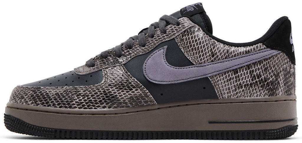 [HF2898-001] MENS NIKE AIR FORCE 1 '07 LV8 'OFF NOIR SNAKESKIN'