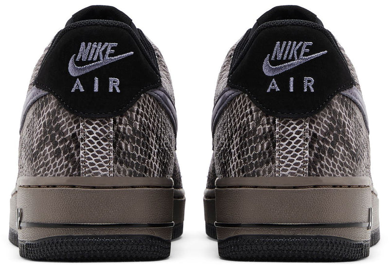 [HF2898-001] MENS NIKE AIR FORCE 1 '07 LV8 'OFF NOIR SNAKESKIN'