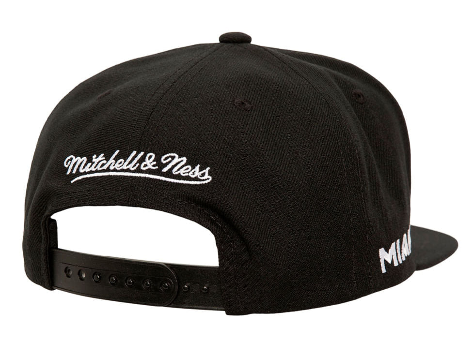 MENS MITCHELL & NESS MLS EVERGREEN BLACK WHITE SNAPBACK MIAMI CF
