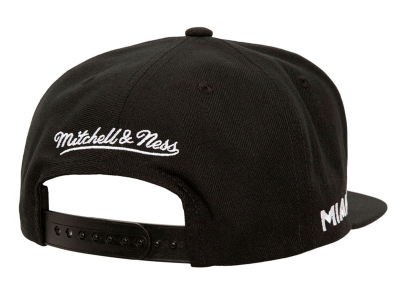 MENS MITCHELL & NESS MLS EVERGREEN BLACK WHITE SNAPBACK MIAMI CF