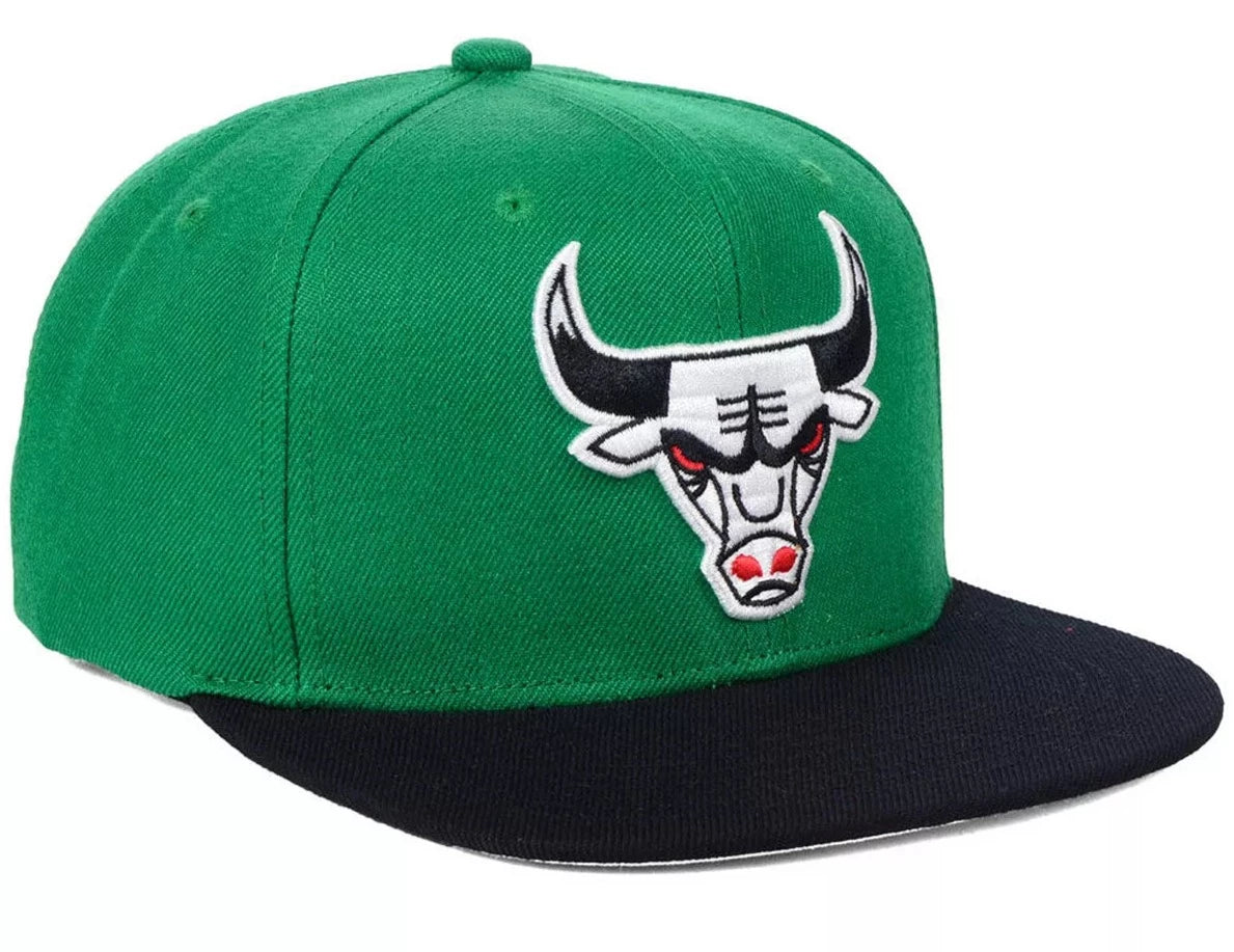 [6HSSJS18091-CBUGNBK] MENS NBA CHICAGO BULLS 2 TONE CLASSIC SNAPBACK