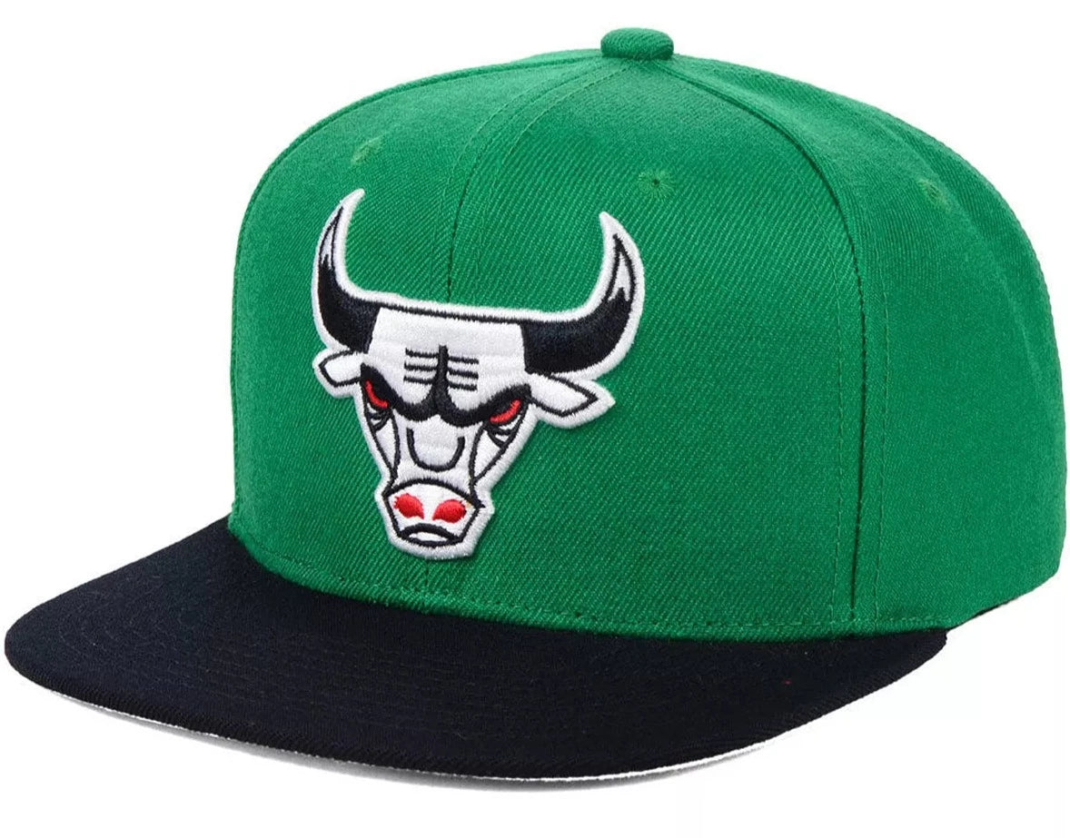 [6HSSJS18091-CBUGNBK] MENS NBA CHICAGO BULLS 2 TONE CLASSIC SNAPBACK