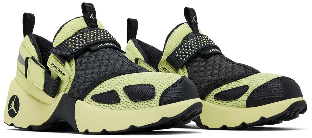 [HQ2164-302] WOMENS AIR JORDAN TRUNNER LX 'LUMINOUS GREEN'