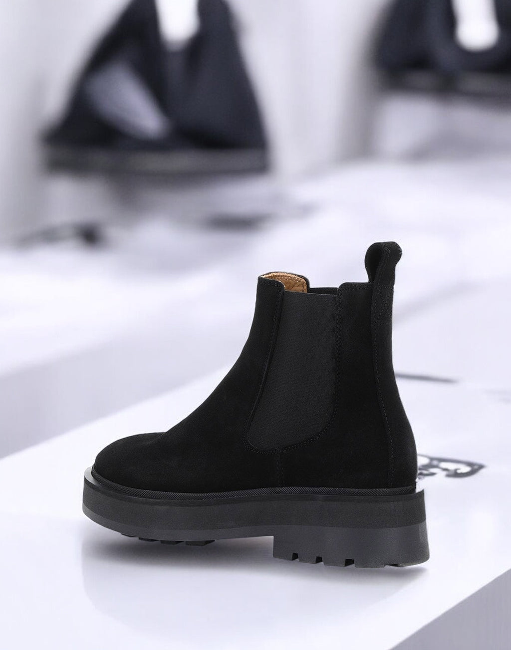 [246974] Womens & Other Stories Chunky Nubuck Chelsea Boots
