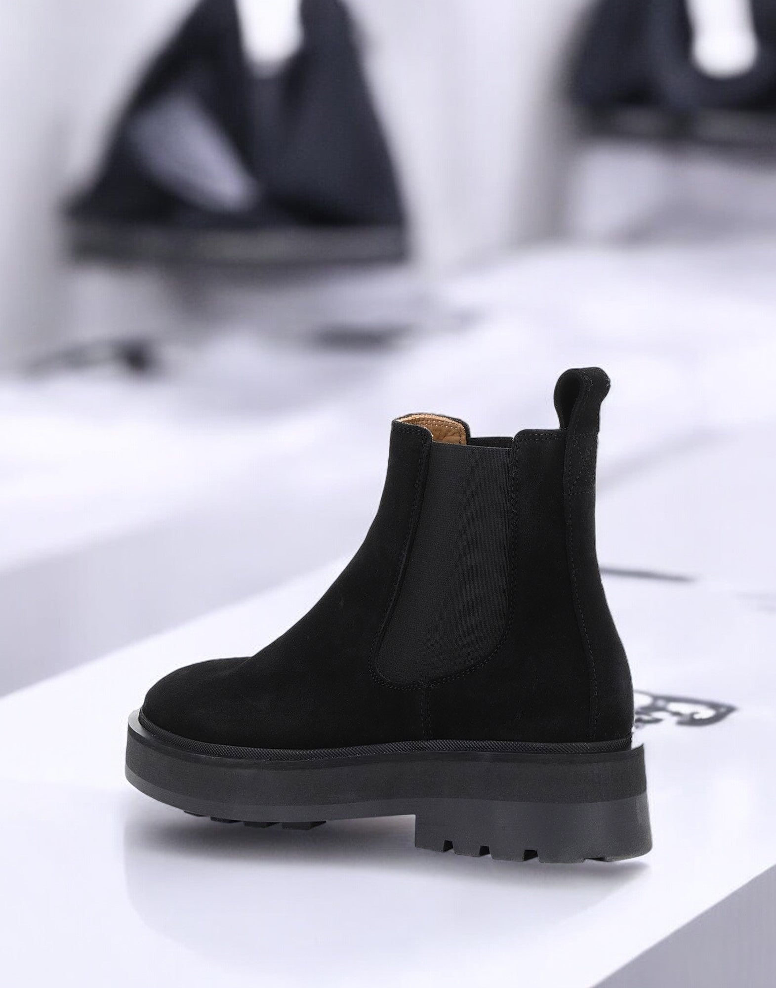 [246974] Womens & Other Stories Chunky Nubuck Chelsea Boots