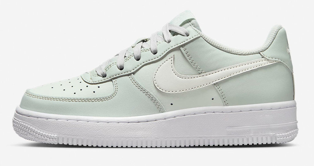 [FV5948-007] GRADE SCHOOL NIKE GS AIR FORCE 1 'LIGHT SILVER SPRUCE AURA'
