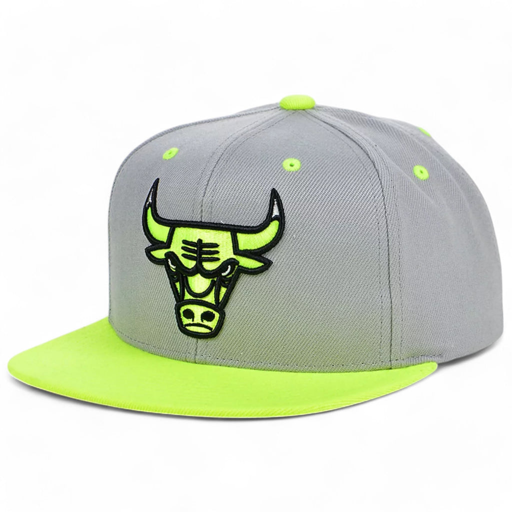 MENS MITCHELL & NESS NBA VOLT SNAPBACK BULLS - GREY
