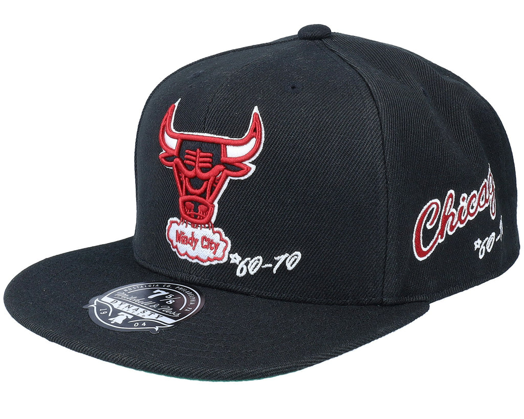MENS MITCHELL & NESS NBA TIMELINE FITTED HWC BULLS - BLACK