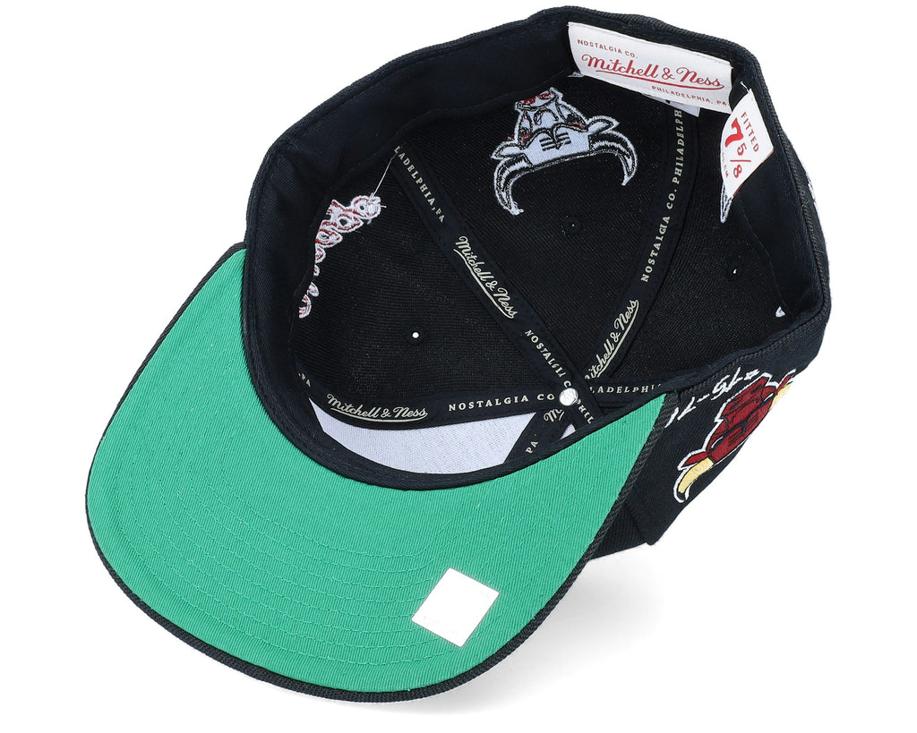 MENS MITCHELL & NESS NBA TIMELINE FITTED HWC BULLS - BLACK