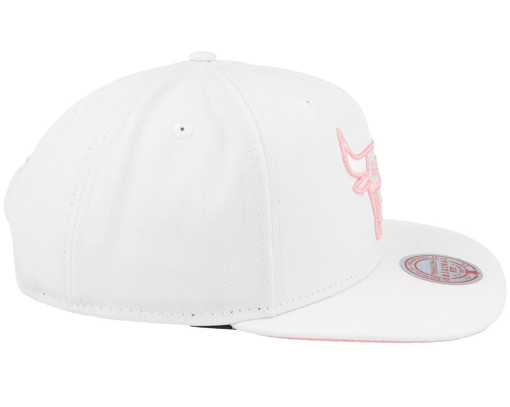 MENS MITCHELL & NESS NBA SUMMER SUEDE SNAPBACK BULLS - WHITE