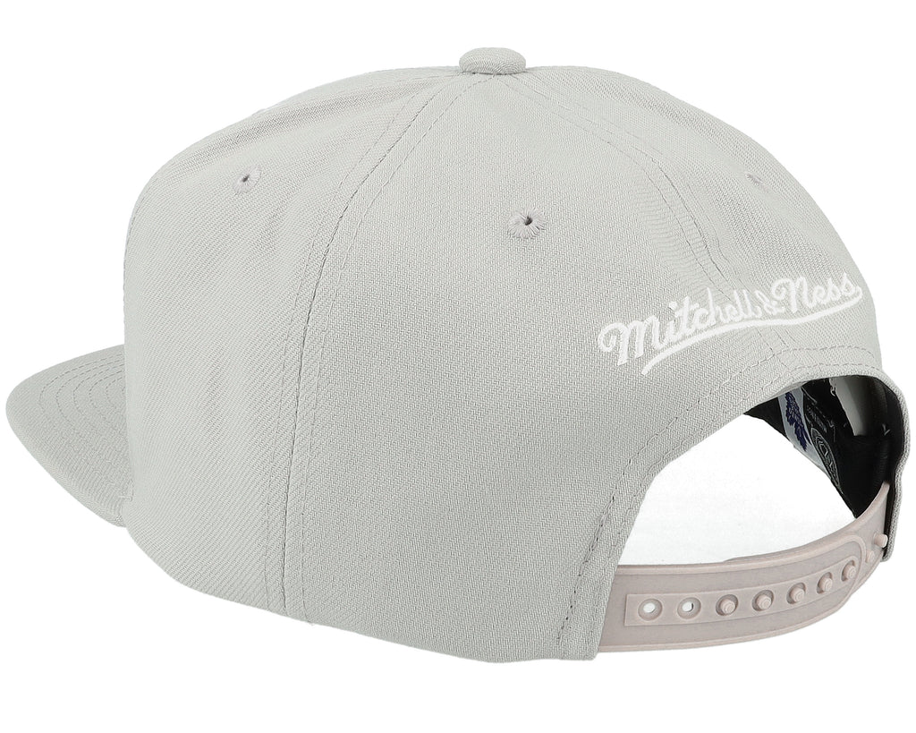 Mens Mitchell & Ness NHL ALTERNATE FLIP SNAPBACK MAPLE LEAFS