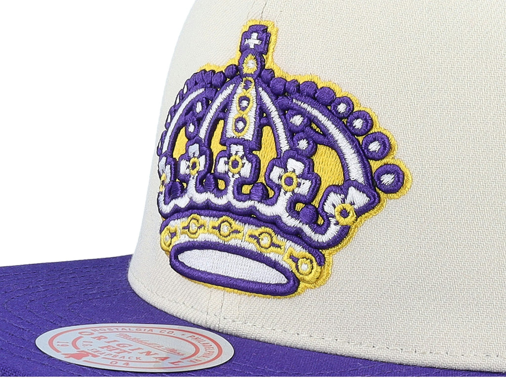 MENS MITCHELL & NESS NHL VINTAGE OFF-WHITE SNAPBACK KINGS - OFF WHITE