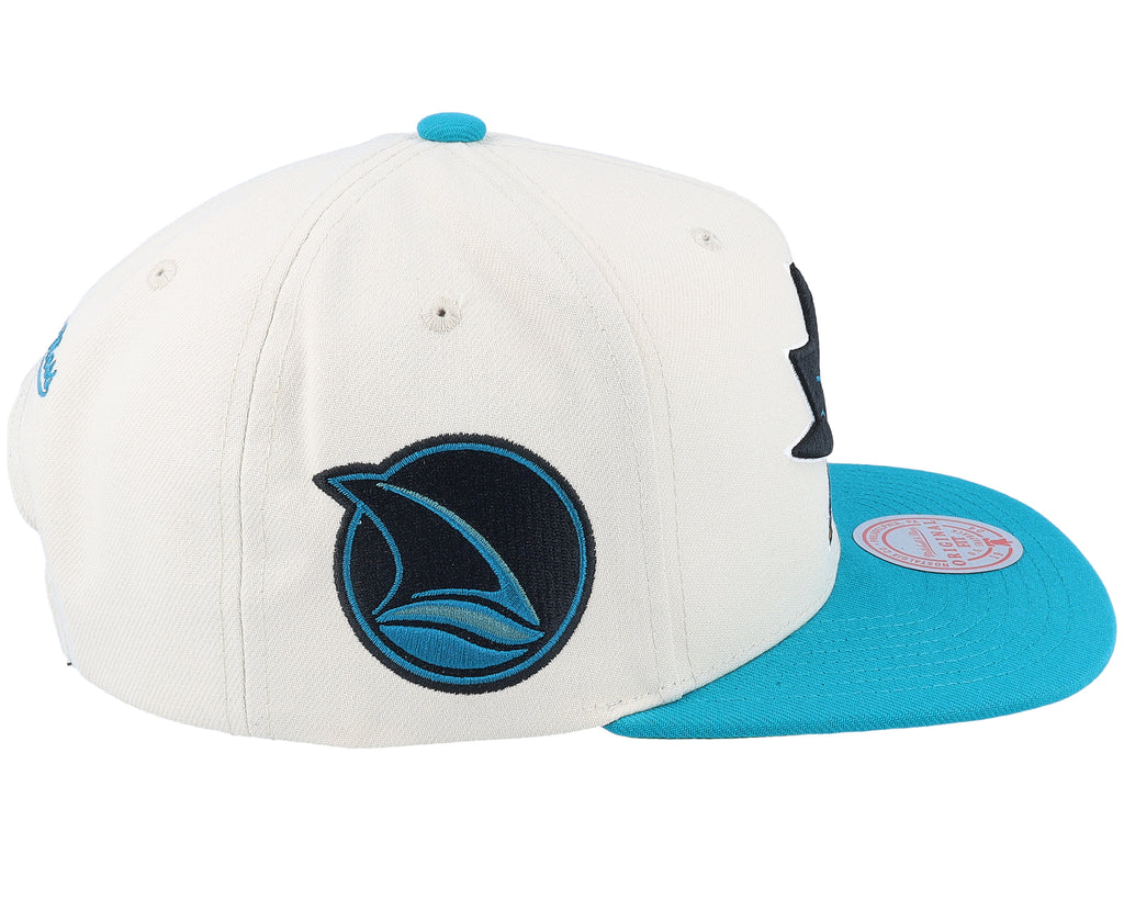 Mens Mitchell & Ness NHL VINTAGE OFF-WHITE SNAPBACK SHARKS