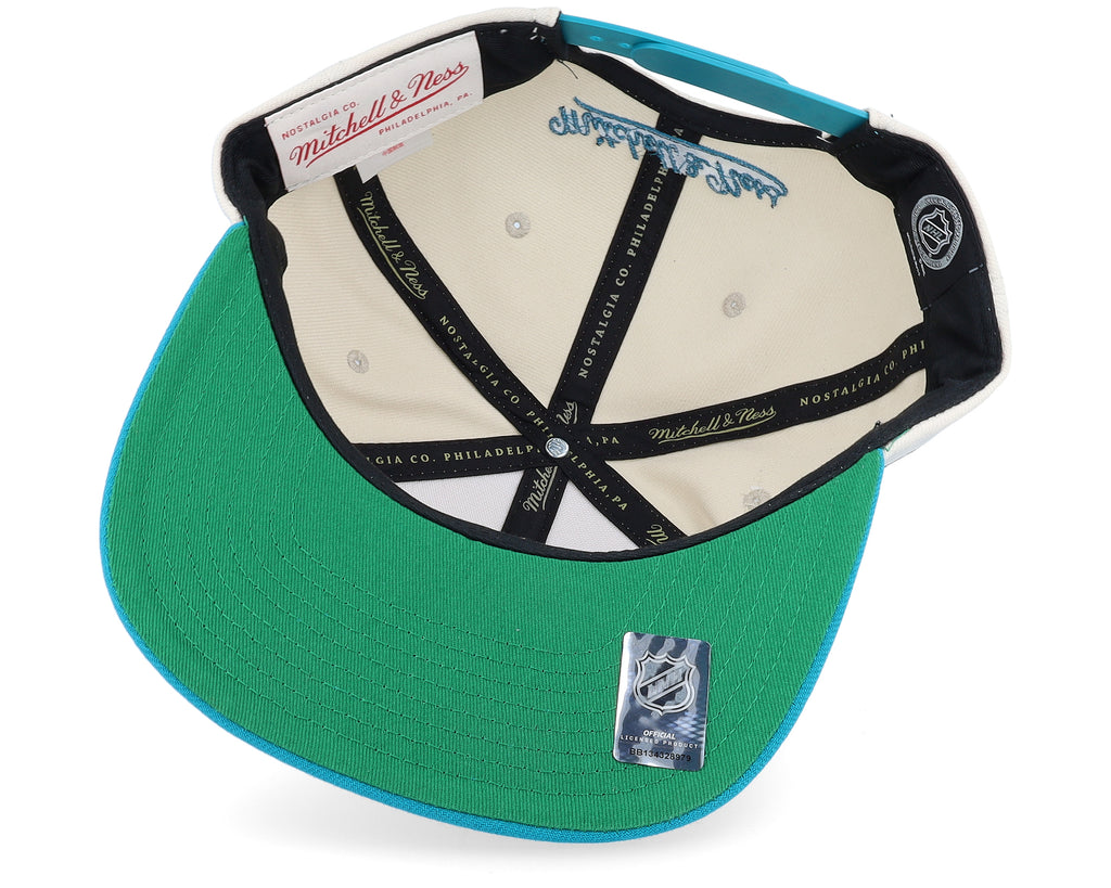 Mens Mitchell & Ness NHL VINTAGE OFF-WHITE SNAPBACK SHARKS