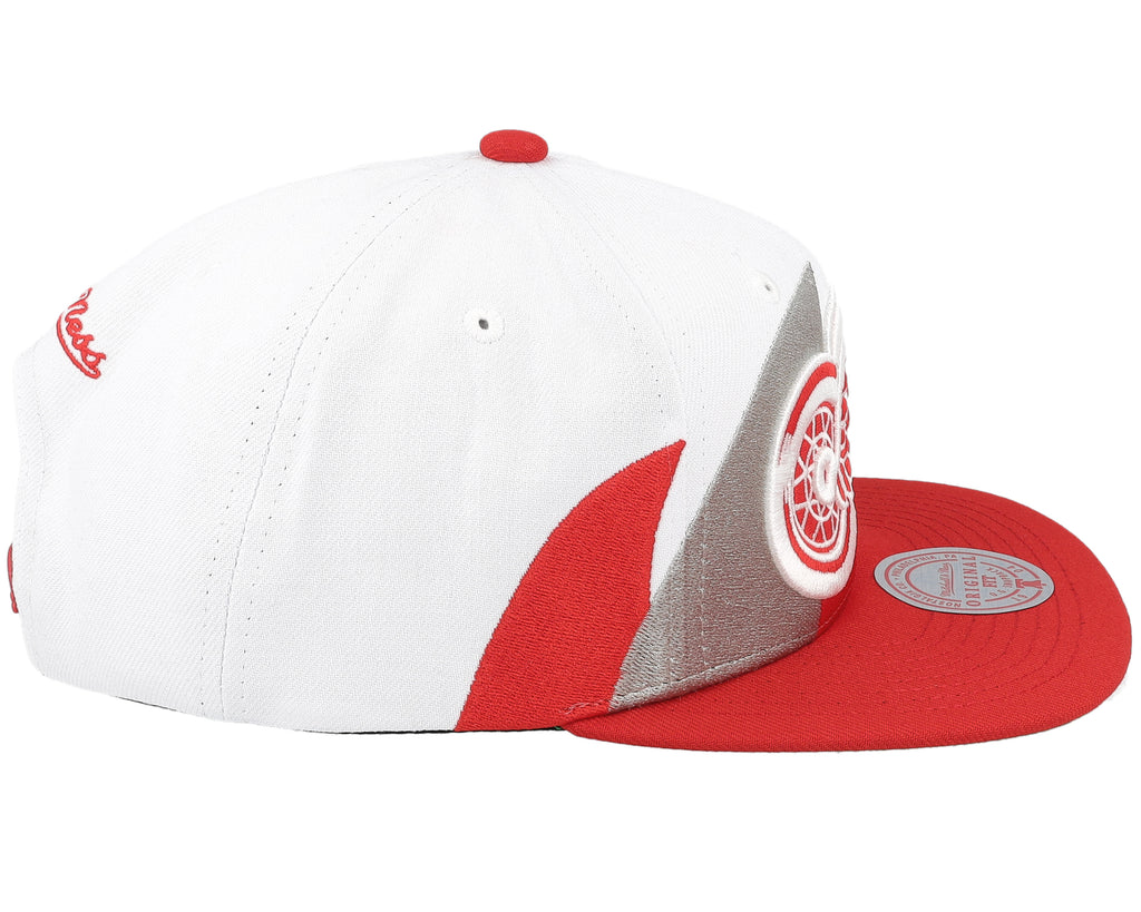 Mens Mitchell & Ness NHL VINTAGE SHARKTOOTH SNAPBACK RED WINGS