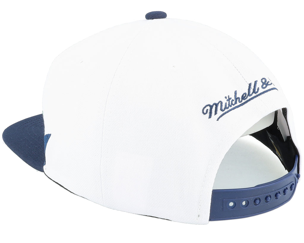Mens Mitchell & Ness NHL VINTAGE SHARKTOOTH SNAPBACK WHALERS
