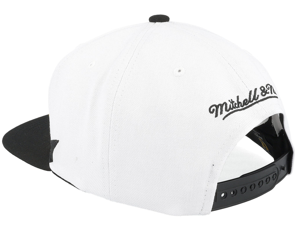 Mens Mitchell & Ness NHL VINTAGE SHARKTOOTH SNAPBACK PENGUINS