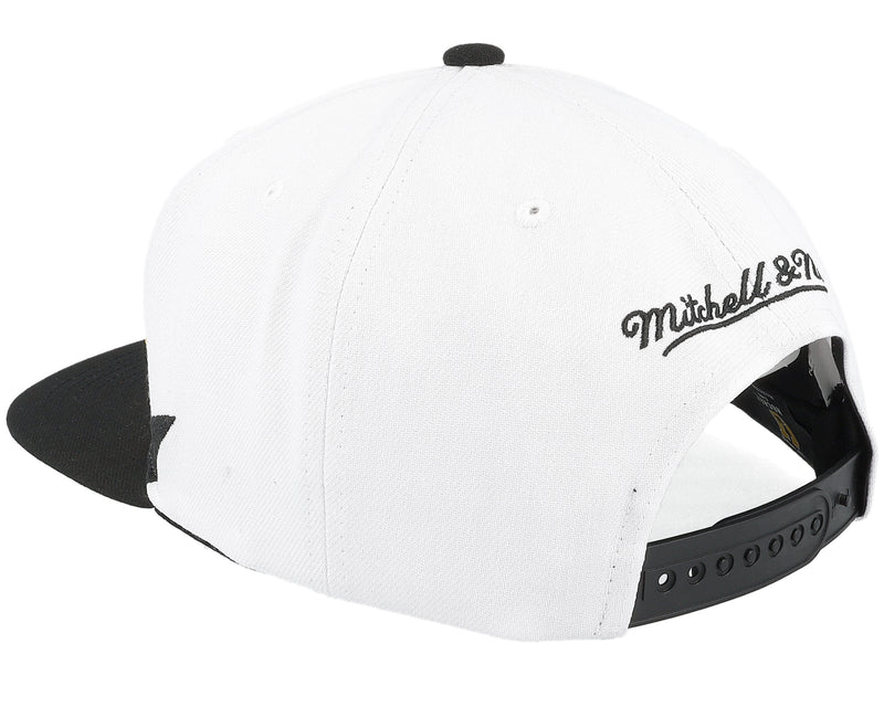 Mens Mitchell & Ness NHL VINTAGE SHARKTOOTH SNAPBACK PENGUINS