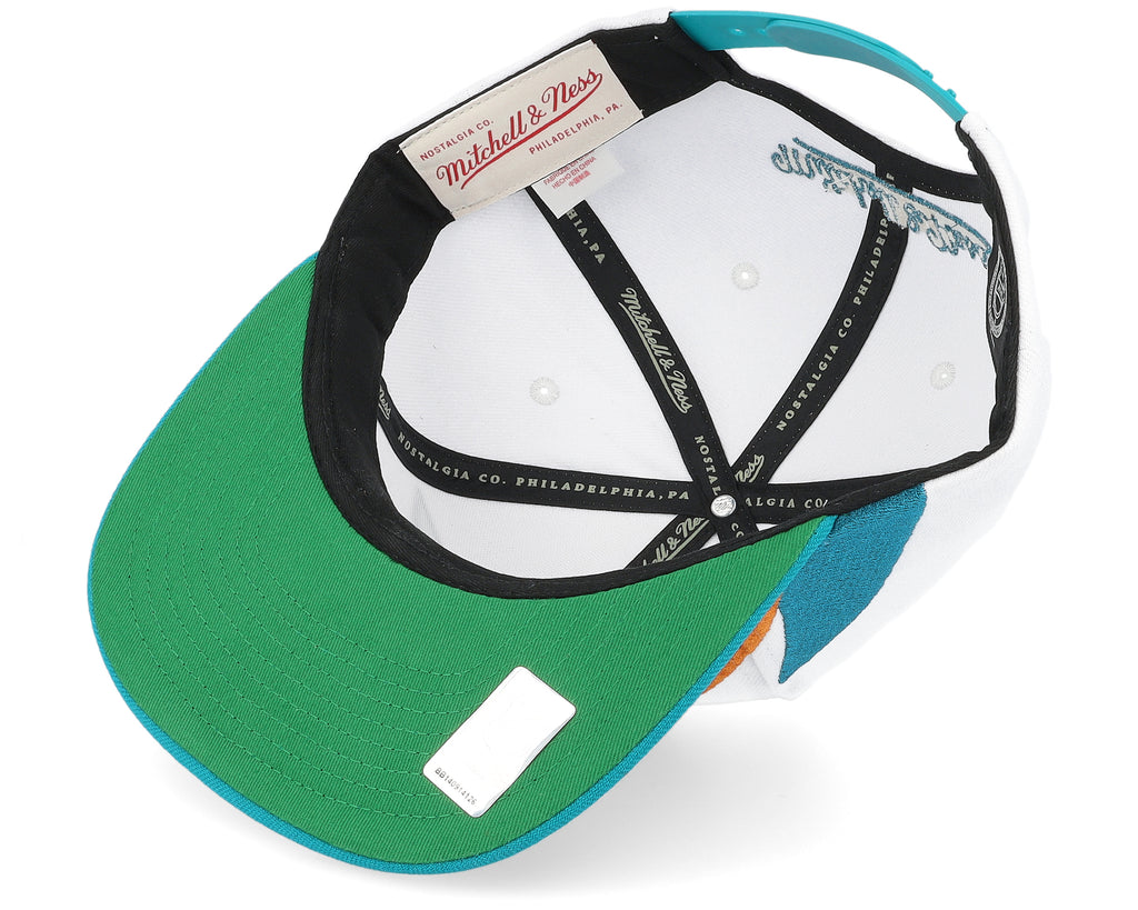 Mens Mitchell & Ness NHL VINTAGE SHARKTOOTH SNAPBACK SHARKS