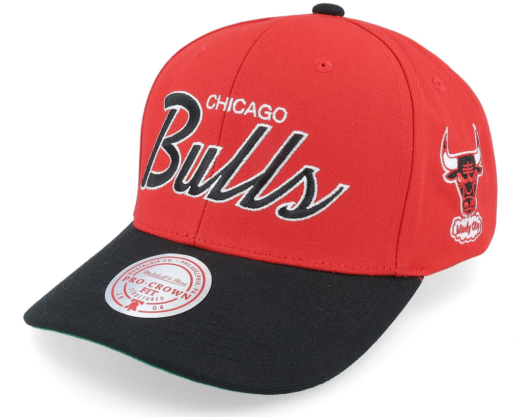 MENS MITCHELL & NESS NBA TEAM SCRIPT 2.0 PRO SNAPBACK HWC BULLS