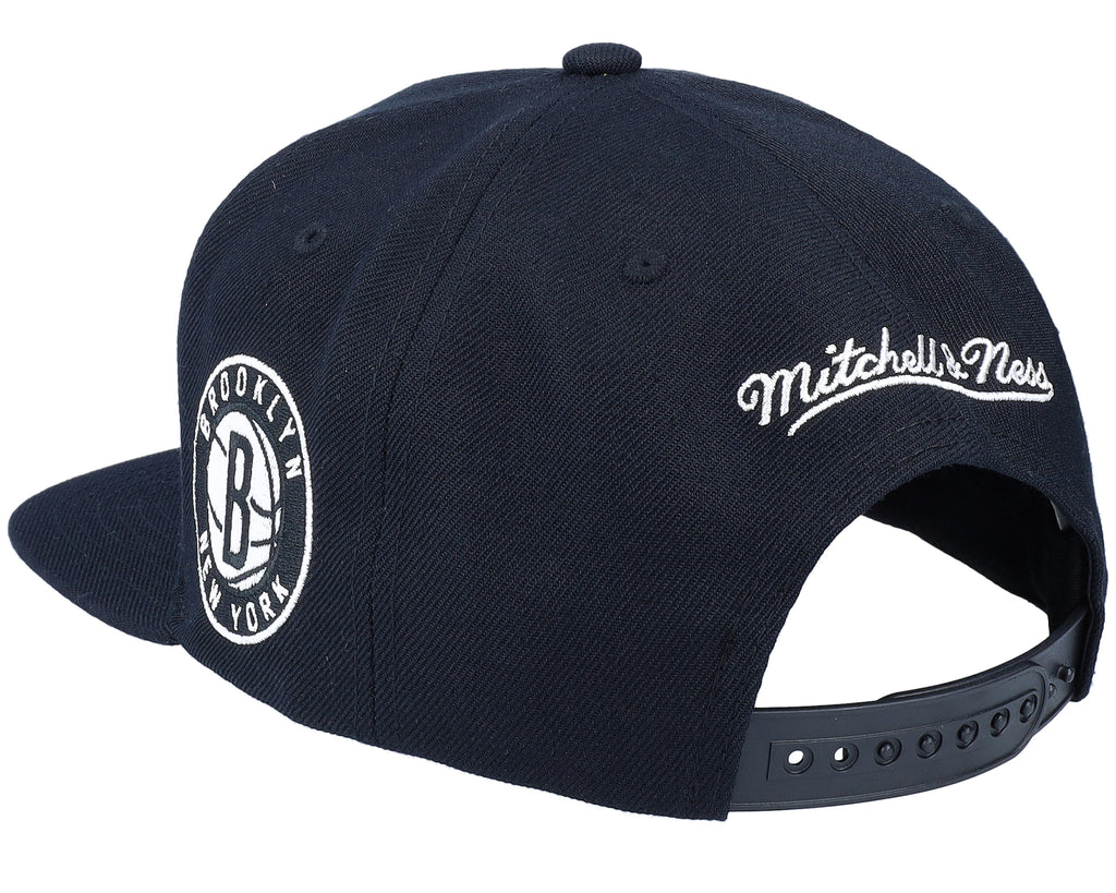 MENS MITCHELL & NESS NBA TEAM SCRIPT 2.0 SNAPBACK NETS