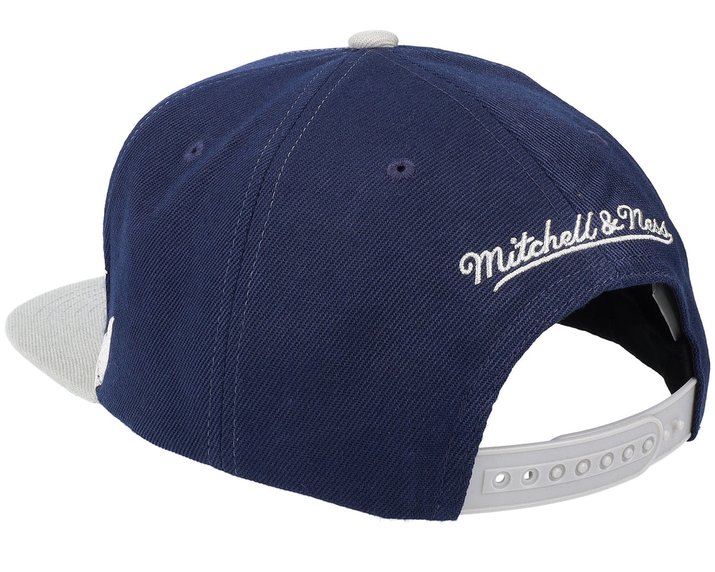 Mens Mitchell & Ness NCAA SHARKTOOTH SNAPBACK GEORGETOWN