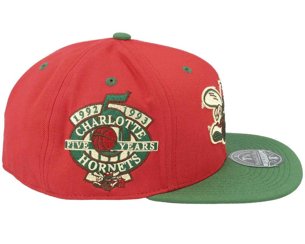 MENS MITCHELL & NESS NBA NIGHTMARE FITTED HWC HORNETS - RED