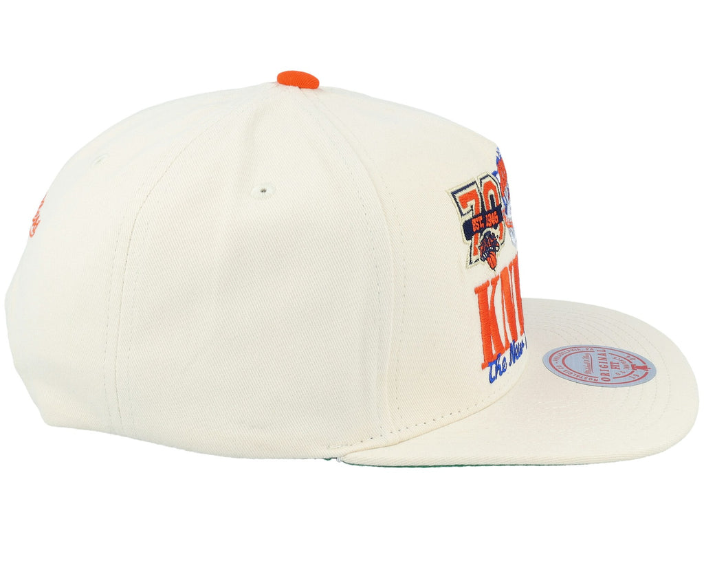 MENS MITCHELL & NESS NBA REFRAME RETRO SNAPBACK HWC KNICKS - OFF WHITE