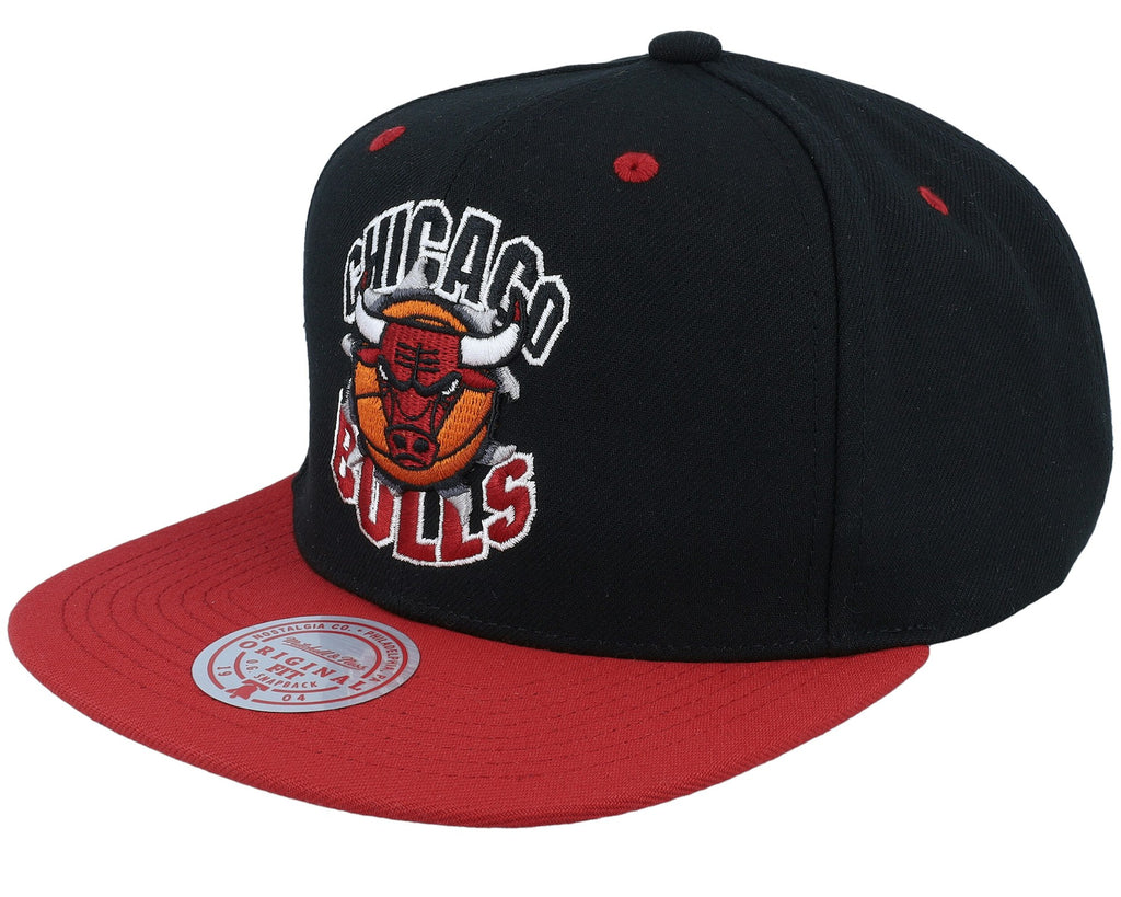 MENS MITCHELL & NESS NBA BREAKTHROUGH SNAPBACK BULLS - BLACK