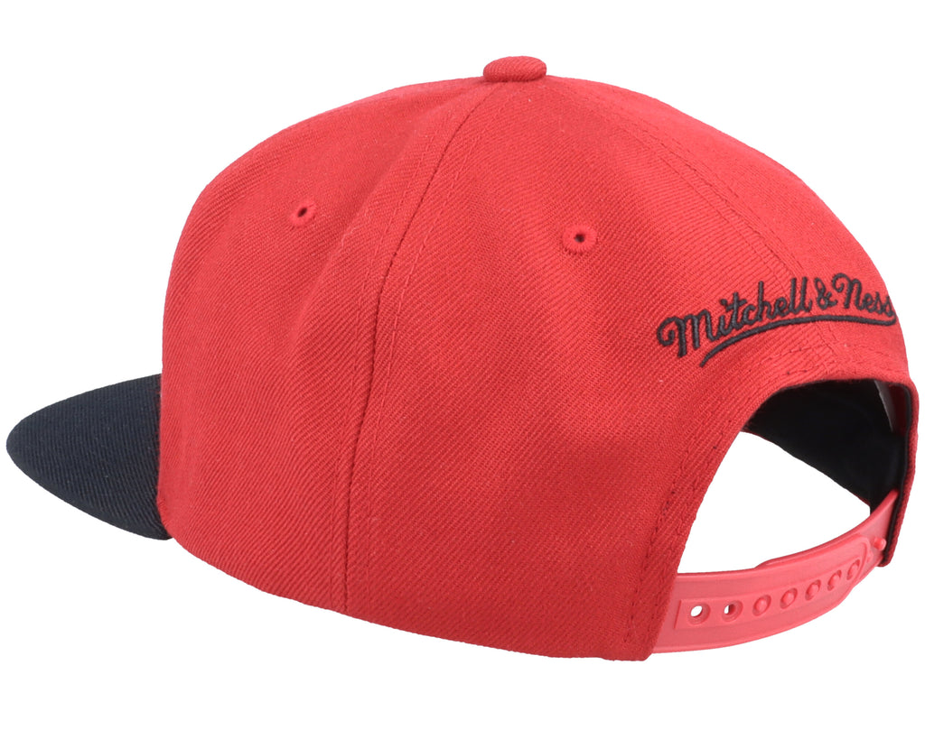 Mens Mitchell & Ness NBA TEAM 2 TONE 2.0 SNAPBACK NBA BULLS