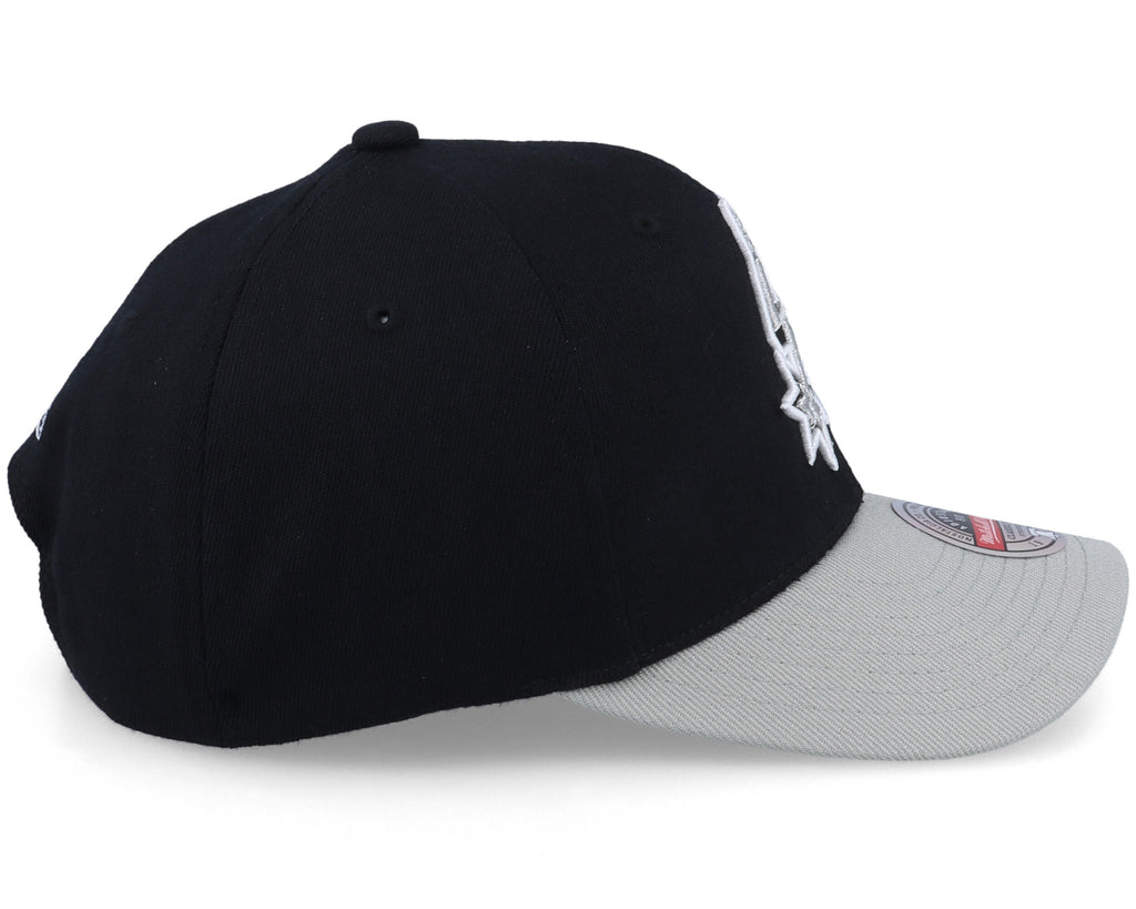 Mens Mitchell & Ness NBA TEAM 2 TONE 2.0 STRETCH SNAPBACK NBA SPURS