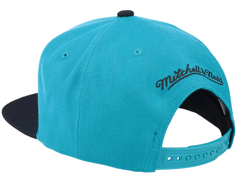 Mens Mitchell & Ness NBA TEAM 2 TONE 2.0 SNAPBACK HWC PISTONS