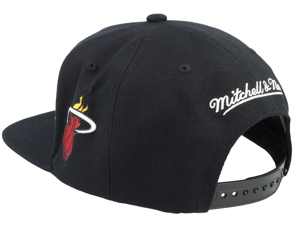 Mens Mitchell & Ness NBA TEAM SCRIPT 2.0 SNAPBACK HEAT